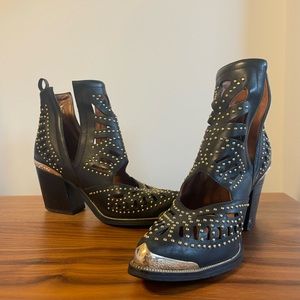 Jeffrey Campbell Western Boots | 7.5